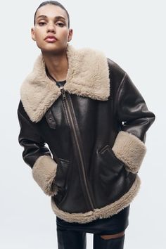 Chaquetas y Cazadoras de Mujer | Nueva Colección Online | ZARA Argentina Leather Shearling Jacket, Faux Leather Biker Jacket, Chocolate Cream, Double Breasted Jacket, Leather Biker Jacket, Designer Shorts, Zara Jackets, Shearling Jacket