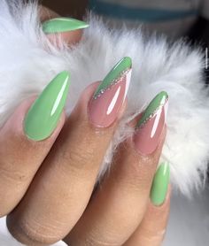 خواتم خطوبة, Gel Nails Diy, Pointed Nails, Short Acrylic Nails Designs, Short Acrylic Nails, Long Acrylic Nails, Rhinestone Nails