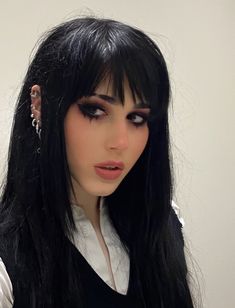 Long Black Hair With Bangs Grunge, Vampire Bangs Hair, Alt Layered Hair, Alt Long Hair, V Bangs Goth, Straight Black Hair With Bangs, Alternative Bangs, Hairstyles Curly Hair Short, Vampire Hairstyles