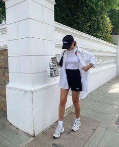 530 Outfit, New Balance 530 Outfit, Nb 530, Nb Sneakers, Balance Outfit, Vacay Fits, Celebrity Pfp, Japan Summer, Sneaker Outfits Women