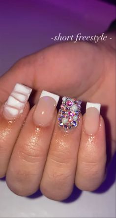 Short Diamond Nails Rhinestones, Baddie Short Acrylic Nails Square, Baddie Short Acrylic Nails Designs, Baddie Short Acrylic Nails, White Acrylic Nails, Cute Acrylic Nail Designs, Dope Nail Designs, Short Square Acrylic Nails, Short Acrylic