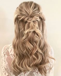 Mother Of The Bride Hair, Half Up Half Down Hairstyles, Hoco Hairstyles, Long Dark Hair, Peinados Fáciles Para Cabello Corto