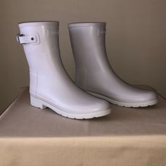 Hunter Boots. Original Refined Short Boots Boot Height Is A Little Less Than Half Way Up Shin. Size 10 Clatter Grey These Boots Are A Flat Finish - Not Glossy Medium Width New, Never Worn Item: Wfs1098rma Ships In Original Box. White Snow Boots, Hunter Refined, Black Rain Boots, Boot Pulls, Hunter Shoes, Hunter Rain Boots, Pink Boots, Women Hunters, Black Boots Tall