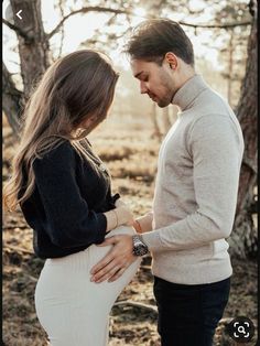 Winter Pregnancy Photoshoot, Winter Maternity Pictures, Couple Maternity Poses, Being Upset, Maternity Shoot Outfit, Maternity Picture Outfits, Winter Maternity Photos