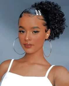 Hair Puff, Cute Curly Hairstyles, Girls Natural Hairstyles, Curly Hair Styles Easy, Natural Curls Hairstyles, Hairdos For Curly Hair, Natural Hair Styles Easy, Curly Girl Hairstyles, Hair Ponytail Styles