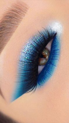 Sparkly Eye Makeup, Christmas Makeup Look, Smink Inspiration, Beautiful Eye Makeup