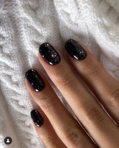 Glam Rock Nails, Black Sparkle Nails, Nails Details, Black Nails With Glitter, Milky Nails, Nagel Tips, October Nails, Nails 2022, Summery Nails