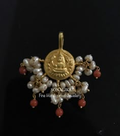 Light Weight Pendants Gold, Lakshmi Kasu Locket, Lakshmi Pendent Gold, Flower Costume, Black Beads Mangalsutra Design, Gold Jewelry Outfits, New Gold Jewellery Designs, Gold Earrings Models, Pearl Jewelry Design