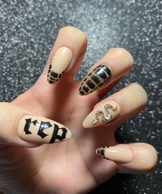 Swiftie Nails, Reputation Outfit Ideas, Taylor Swift Nails Inspired, Reputation Nails, Ts Nails, Nails Taylor Swift, Eras Nails, Swift Nails, Solid Color Acrylic Nails