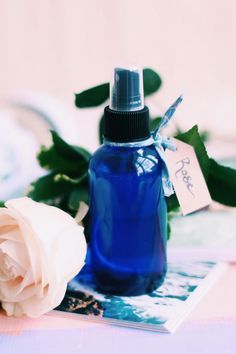 How to make your own DIY rose moisturizer Rose Moisturizer, Water Moisturizer, Makeup Moisturizer, Diy Moisturizer, Homemade Moisturizer, Aromatherapy Recipes, Spray Moisturizer