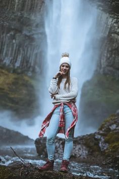 Oregon Waterfalls Road Trip Oregon Waterfalls, Lifestyle Blogs, Amazing Video, Office Fashion Women, Columbia River, Classic Style Women, Blogger Style, Turtle Neck Dress