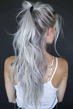 Silver Hair With Curtain Bangs, Silver Tipped Hair, Silver Blonde Hair Color Ideas, Bright Silver Hair, Light Colored Hair Ideas, Gray Blonde Hair Color, Platinum Blonde Hair With Roots, White Blonde Long Hair, White Hair Dark Roots