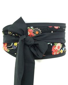 Make one like this, site has a detailed tutorial Obi belt Kimono Black by loobyloucrafts Obi Belt Pattern, Individual Twist, Make A Belt, How To Wear Belts, Kimono Belt, Belt Kimono, Japanese Obi, Estilo Hippie