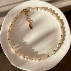 Dainty Freshwater Pearl Beaded Necklace, Elegant Pearl Choker, Pearl and Gold, Handmade Jewelry, Gift for Her - Etsy Spain Choker Pearl, Pearl Beaded Necklace, Necklace Elegant, Handmade Jewelry Gift, Pearl Choker, Pearl Beads, Favorite Things Gift, Jewelry Gift, Fresh Water