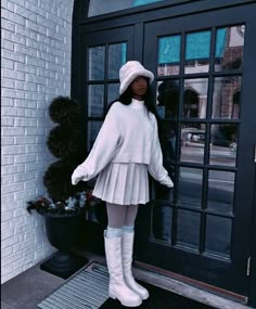 Croquette Black Women, Preppy Style Black Woman, Winter Aethestic Outfits, Black Feminine Outfit Winter, Coquette Aesthetic Black Women, Scholar Aesthetic Outfit, Soft Girl Outfits Black Women, Soft Girl Aesthetic Outfit Black Women, Black Woman Fashion Aesthetic