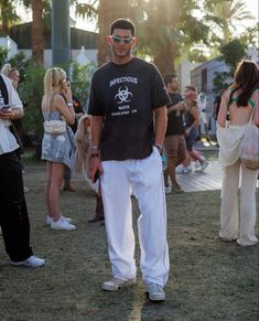 Men’s Festival Outfits Summer, House Music Outfits Men, Men’s Coachella Fits, Lalapalooza Outfits Men, Best Coachella Outfits Men, Man Coachella Outfit, Coachella 2023 Outfits Men, Coachella Fits Men, Men’s Coachella