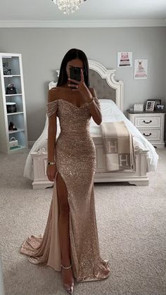 Rose Gold Dress Winter, Prom Dresses 2023 Champagne, Sparkly Rose Gold Dress, Prom Dresses 2023 Gold, Champagne Sparkle Dress, Rose Gold Formal Dress Long, Long Gold Dress Formal, Rose Gold Prom Dress Couple, Light Gold Prom Dress