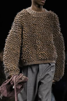 Runway 2024, Androgynous Outfits, Trims Fashion, Chunky Knitting, Knit Sweaters, Knitwear Fashion, Knit Outfit, Knit Fashion, Knitting Inspiration