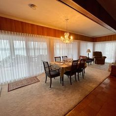 the dining room is clean and ready for us to eat dinner on it's own