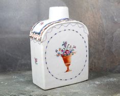 18th Century Chinese Tea Caddy | Floral Pattern | No Lid | Antique Chinese Bottle | Bixley Shop Candle Upcycle, Garden Workshops, Porcelain Vintage, Photo Greeting Cards, Vintage Bottle, Chinese Tea, Tea Caddy, Folk Art Painting, Playroom Decor