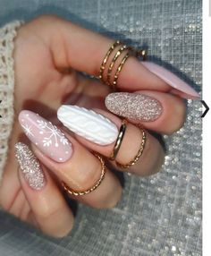 Ongles Beiges, Christmas Sweater Nails, Holiday Nails Christmas, December Nails, Cute Christmas Nails