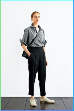 Queer Office Fashion, Enby Style, Androgynous Fashion Women, Nonbinary Fashion, Style Androgyne, Queer Style, Lesbian Outfits, Minimalist Moda