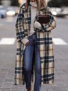 Print Outerwear, Fall Fashion Coats, Autumn Wardrobe, Wardrobe Update, Autumn Days, Plaid Coat, Looks Street Style, Mode Inspo, Looks Chic