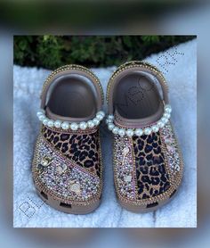 Leopard-bling Custom Crocs - Etsy Louie Vuttion, Socks And Jeans, 27 Piece Hairstyles, Bedazzled Shoes Diy, Bedazzled Shoes, Croc Shoes, Custom Crocs, Shoe Makeover, Crocs Fashion