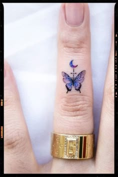 Butterfly Finger Tattoo Inspiration Lilac Tattoo, Butterfly Tattoo Ideas, Thumb Tattoos, Character Tattoos, Nautical Nails, Finger Tattoo For Women, Finger Tats, Butterfly Tattoos For Women, Tattoos For Women Flowers