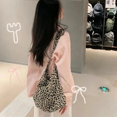 45365132001501 Woven Beach Bags, Leopard Tote, Silver Handbag, Bag Y2k, Aesthetic Streetwear, Floral Bags, Handbags Crossbody, Canvas Bags, Underarm Bag