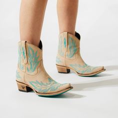 Cowboy Boots For Sale, Short Western Boots, Cowgirl Clothes, Suede Cowboy Boots, Lane Boots, Cowboy Ankle Boots, Womens Cowgirl Boots, Western Boots Women, Coastal Cowgirl