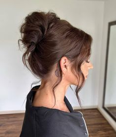 Messy French Twist with Framing Locks Wedding Hairstyles For Medium Hair, Wedding Hairstyles Medium Length, French Twist Hair, Hairstyles For Medium Hair