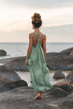 Sleeveless Pocket Dress Mahika Red / Bohemian Dress / 100% - Etsy Green Bohemian Dress, Red Bohemian Dress, Harem Pants Jumpsuit, Stile Boho Chic, Street Cats, Yoga Dress, Summer Tie Dye, Kimono Sweater, Head Wrap Scarf