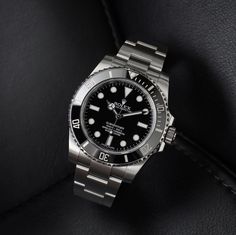 Stud Earrings For Men, Watch Photo, Vintage Rolex, Rolex Day Date, Rolex Submariner, Rolex Watches, Vintage Watches, Fashion Watches