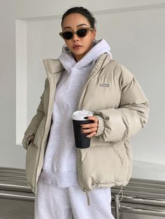 Winter Mode Outfits, Outerwear Women Winter, Puffer Jacket Women, Winter Coats Women, Winter Fashion Outfits, Winter Casual, Puffer Coat