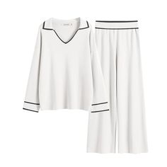 Are you looking for ways to elevate your casual style? Whether you're searching for cozy loungewear and lounge sets or looking for a polished and put together option instead of sweat pants, these matching sets from Amazon Fashion have you covered. Casual Neutral Outfits, Womens 2 Piece Outfits, Lounge Sets For Women, 2 Piece Outfits For Women, Oversized Pullover Sweaters