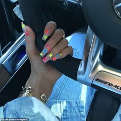 Celebrity Nails Trends, Coachella Nails, Summer Nails Neon, Acrylics Nails, Kylie Nails, Kylie Jenner Nails, Gel French Manicure, Nagellack Trends, Celebrity Nails