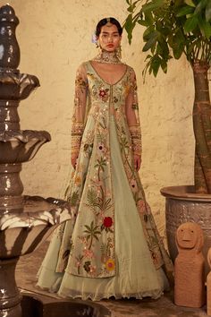 Trendy Outfits Indian, Traditional Indian Dress, Pakistani Fancy Dresses, Desi Clothes, Traditional Indian Outfits, Designer Dresses Casual