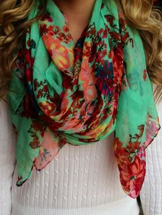 Mint floral scarf. Get in my closet! Floral Scarf Outfit, Punk Mode, Spring Scarf, Cute Scarfs, Scarf Outfit, Heels High, Floral Scarf