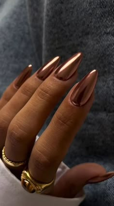 Trend Nails 2023 Autumn, Fall Nails October 2023, Autumn Nail Trends 2023, October Nails Ideas 2023, Nails Trend 2023 Autumn, Trending Winter Nails 2023, Nails Trends Winter, Wealthy Women Nails, Fall 2023 Nail Trends Almond