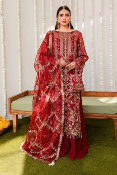 Luxury wedding dress adorned with lace are a testament to the enduring appeal of this beautiful material. Pakistani Dresses Latest, Luxury Wedding Dresses, Luxury Dresses, Ladies Clothing, Luxury Wedding Dress, Shalwar Kameez, Luxury Dress