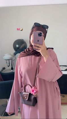 Hijab Abaya Outfits, Abaya Aesthetic, Beautiful Abayas, Islamic Modest Fashion, Pink Hijab, Classy Couple, Muslim Outfits Casual