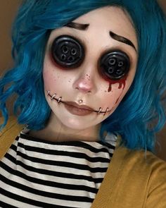 Halloween Makeup Coraline, Cartoon Cosplay Ideas, Coraline Makeup Halloween, Coraline Halloween Makeup, Movie Character Makeup, Coraline Cosplay, Coraline Halloween Costume, Coraline Makeup, Coraline Halloween