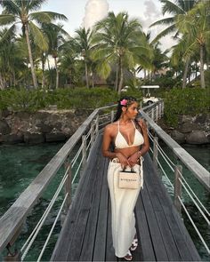 Tropical Vacation Outfits, Vacation Outfits Women, Cute Vacation Outfits, Flipagram Instagram, Summer Picture Poses, Vacay Outfits, Cruise Outfits, Looks Black, Vacation Pictures