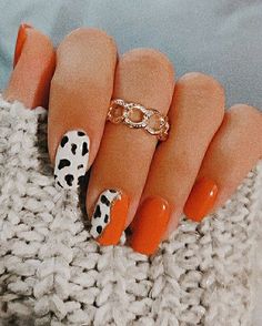 Fall Western Nails, Her Nails