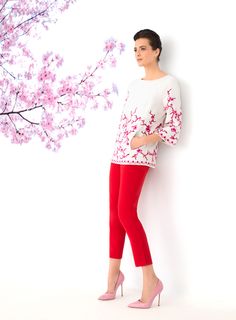 Para Crepe Tunic with hand Embroidered Petal Detail Floral