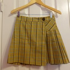 Multi-Yellow Color! Never Worn!! Yellow Mini Skirt For School, Yellow Pleated School Skirt, Yellow Pleated Skirt For School, Retro School Skort, Preppy Yellow Bottoms For Spring, Trendy Yellow School Bottoms, Trendy Yellow Bottoms For School, Yellow Retro Pleated Skirt, Yellow Cotton Bottoms For School