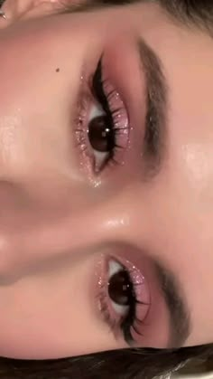 @/iredefh on Instagram  pink sparkle eye makeup eye makeup inspo #pink #glitter #eyemakeup #makeup Makeup Ideas Sparkly, Makeup Sparkle Glitter, Pink Makeup Looks Sparkle, Pink Eye Makeup For Brown Eyes, Makeup With Pink Eyeshadow, Eye Makeup Ideas Pink, Makeup Inspo Concert, Party Eye Makeup Looks, Pink Outfit Eye Makeup