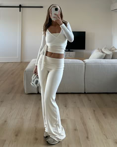 @ebonyyshield Ballet Wrap Top Outfit, Wrap Top Outfit, Outfits Asian, Pilates Core, Viral Aesthetic, Chanel Lipstick