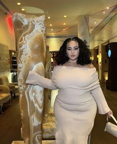 Plus size, curvy, outfit, inspo Plus Size Going Out Outfits, Curly Hair Style, Plus Size Baddie Outfits, Body Dress, Neutral Outfit, Going Out Outfits, Curvy Outfits